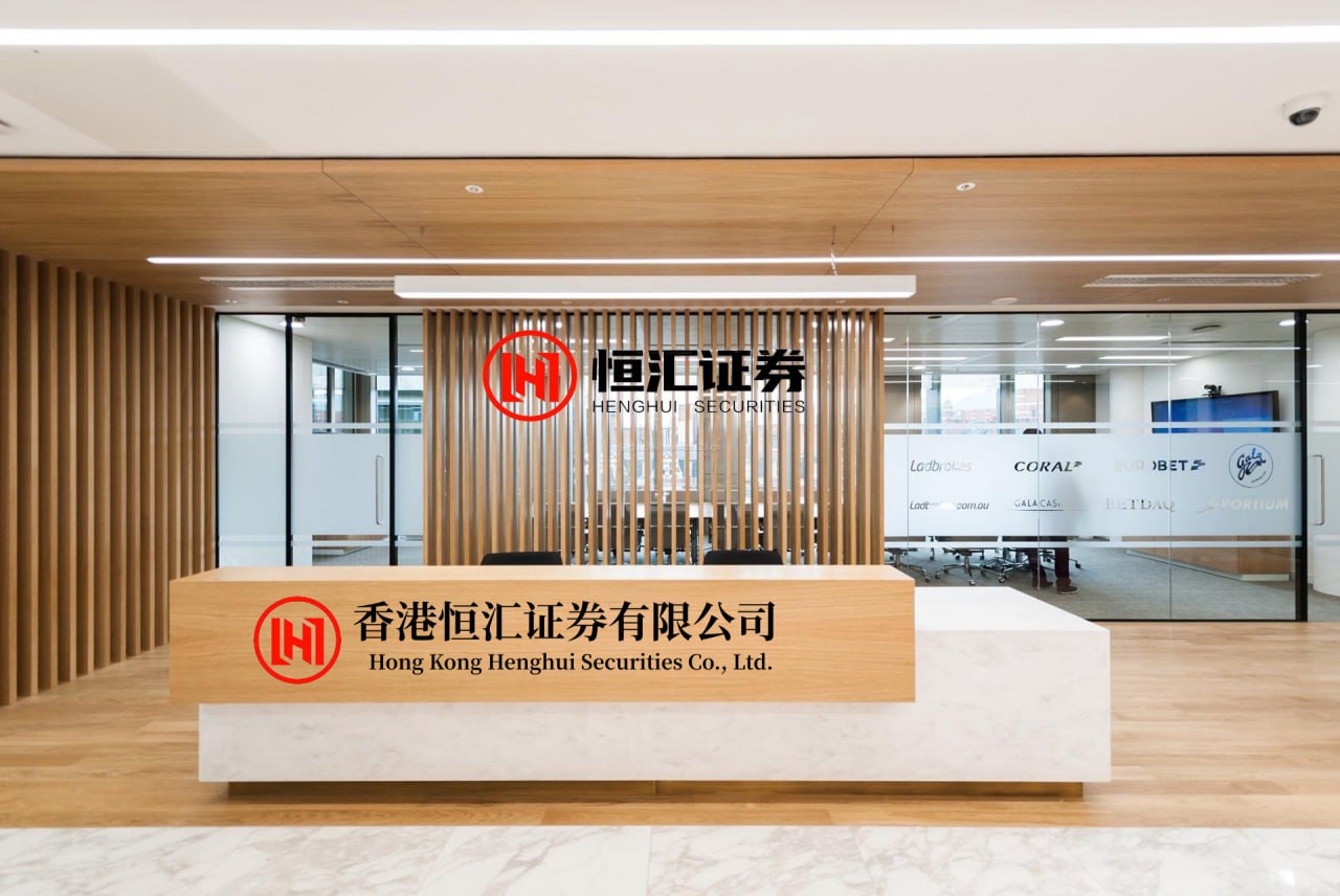 富深所 中金：维持丘钛科技跑赢行业评级 下调目标价至12.1港元
